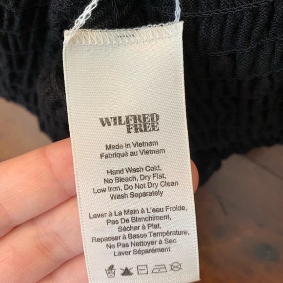 Aritzia Wilfred Free Ruched Mini Skirt - Picture 3 of 4